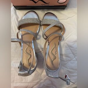Nina Neville Silver Rhinestone Heels Size 6M | Ankle Strap Dress Sandals